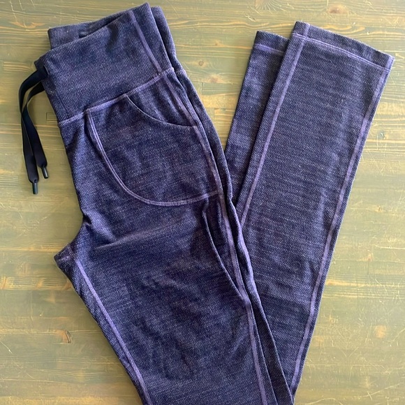 Lululemon leggings EUC - Picture 1 of 4